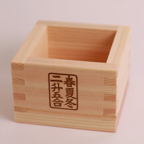 花春 一合枡 – お酒のギフト通販なら花春酒造オンラインショップ