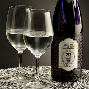 純米大吟醸山田錦磨き40とワイングラス
